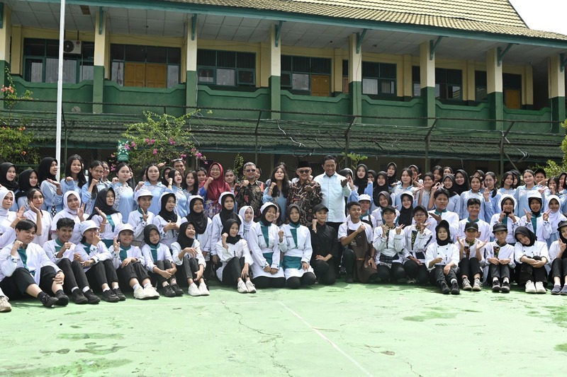 ‎Kunjungi SMKN 3 Palangka Raya, Mendikdasmen Apresiasi Program Unggulan dan Keterlibatan Orang Tua
