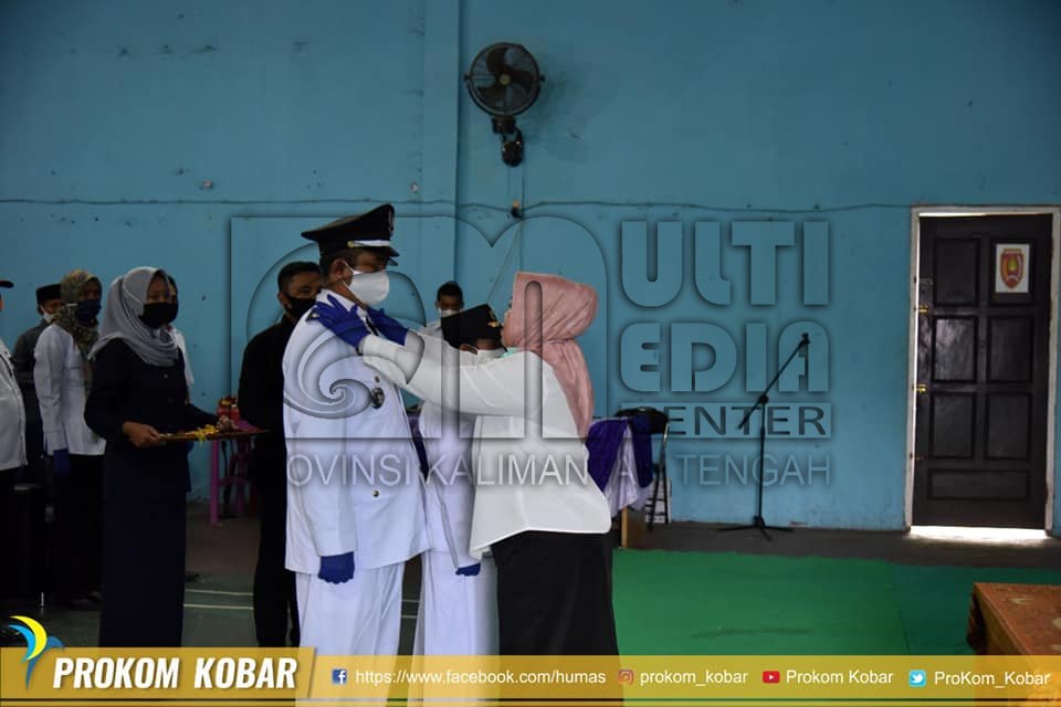 Bupati Kobar Lantik Pj Kades Persiapan Sumber Sari dan Mulya Raya