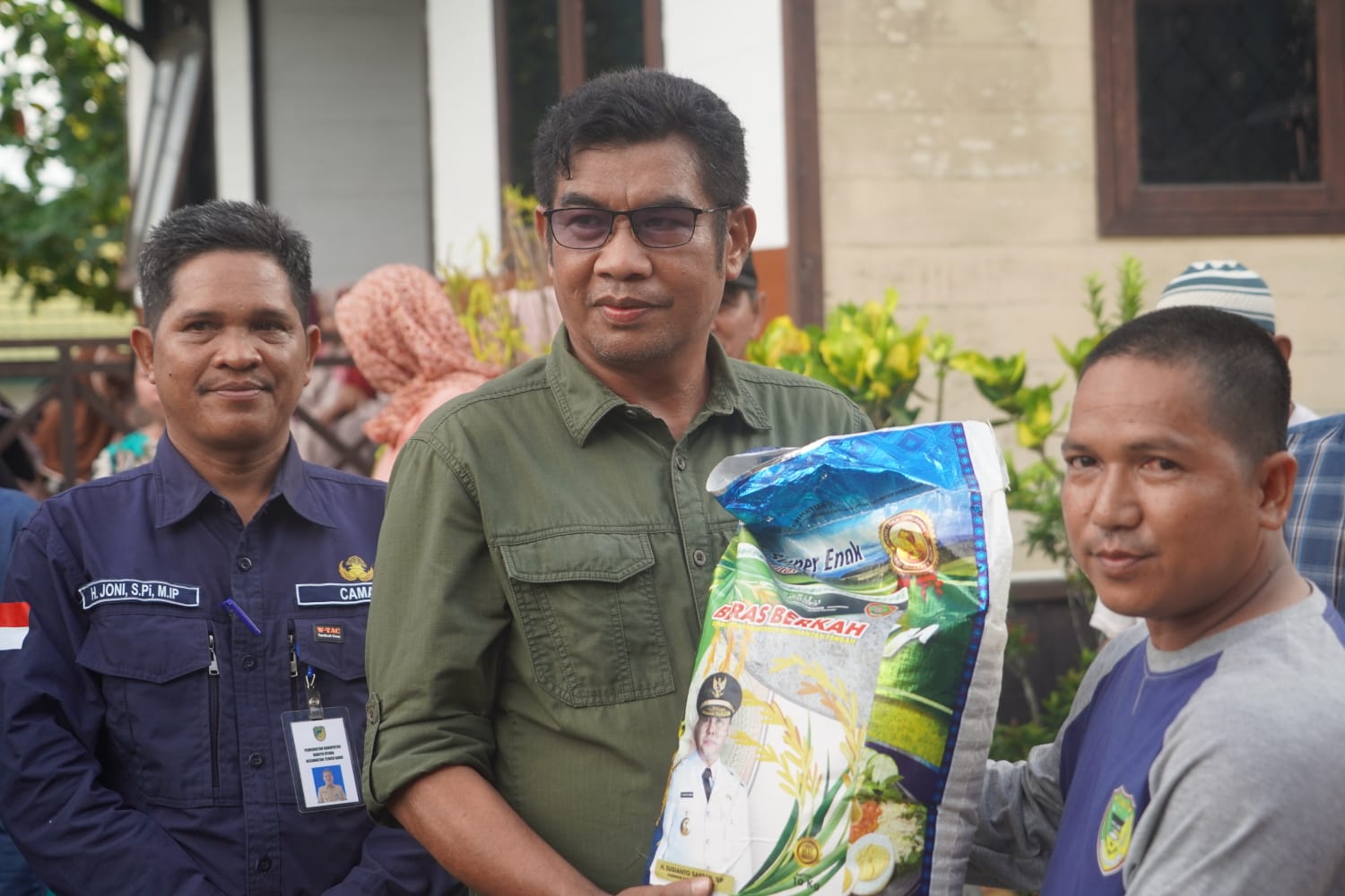 Mewakili Gubernur, Kadis Kominfosantik Agus Siswadi Buka Pasar Murah di Kelurahan Jingah dan Kelurahan Jambu, Kabupaten Barito Utara