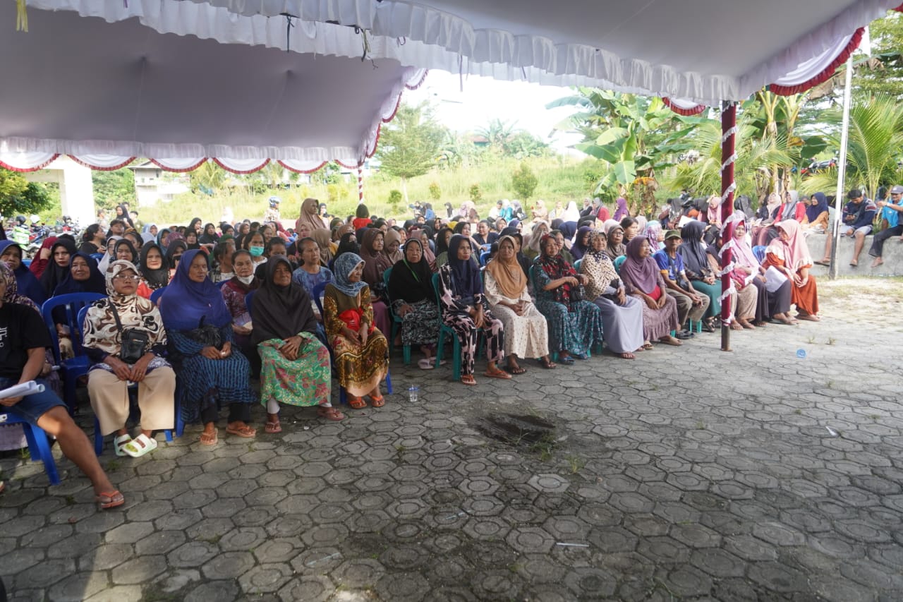 Mewakili Gubernur, Kadis Kominfosantik Agus Siswadi Buka Pasar Murah di Kelurahan Jingah dan Kelurahan Jambu, Kabupaten Barito Utara