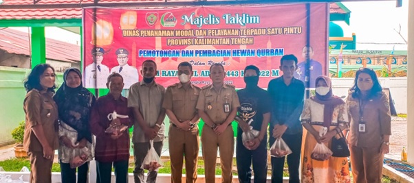 Majelis Taklim DPMPTSP Prov. Kalteng Laksanakan Ibadah Kurban 1443 Hijriah