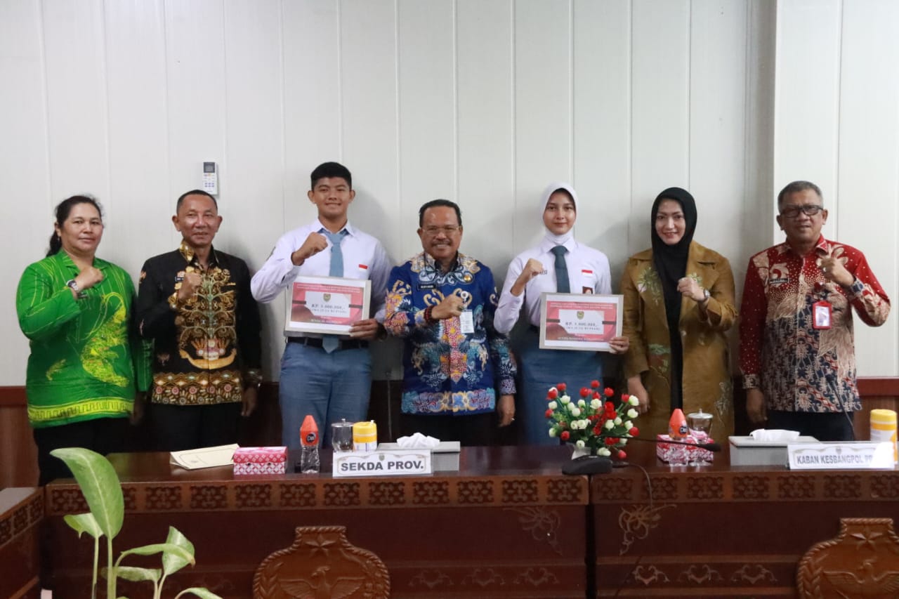 Mewakili Gubernur, Sekda Nuryakin Lepas Calon Paskibraka Tingkat Pusat Utusan Provinsi Kalteng Tahun 2024