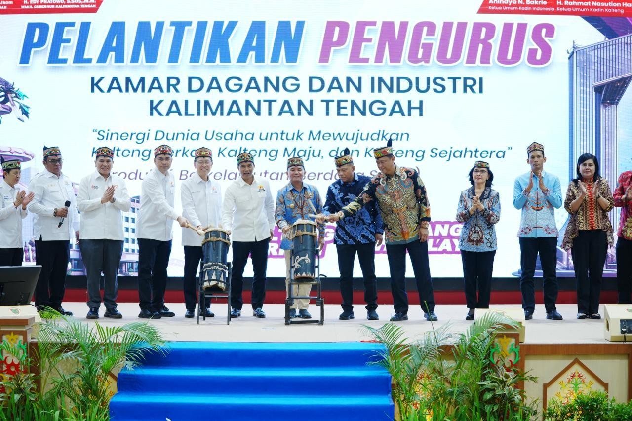 Gubernur Agustiar Sabran Hadiri Pelantikan Pengurus KADIN Kalteng, Tekankan Sinergi untuk Pertumbuhan Ekonomi Daerah   