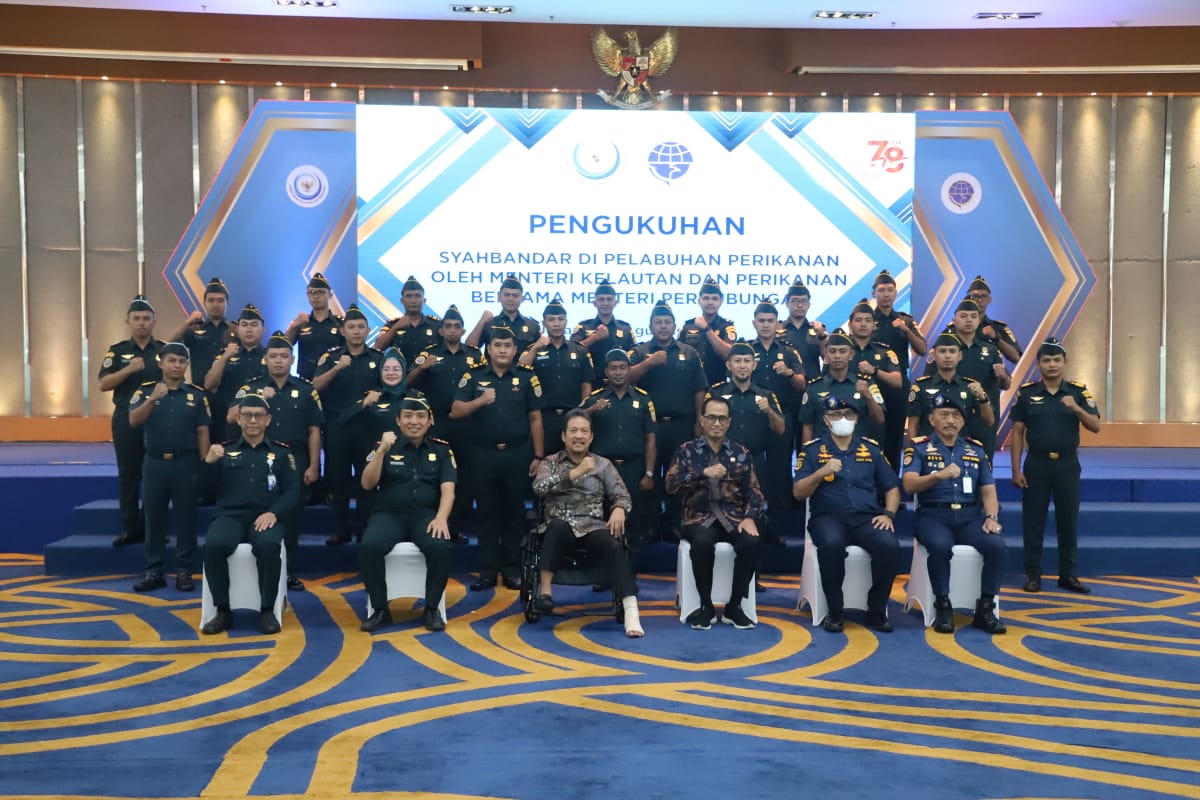 Siap Jalankan Tusi Pelayanan Keselamatan Pelayaran, Syahbandar di Pelabuhan Perikanan Kuala Pembuang Dikukuhkan
