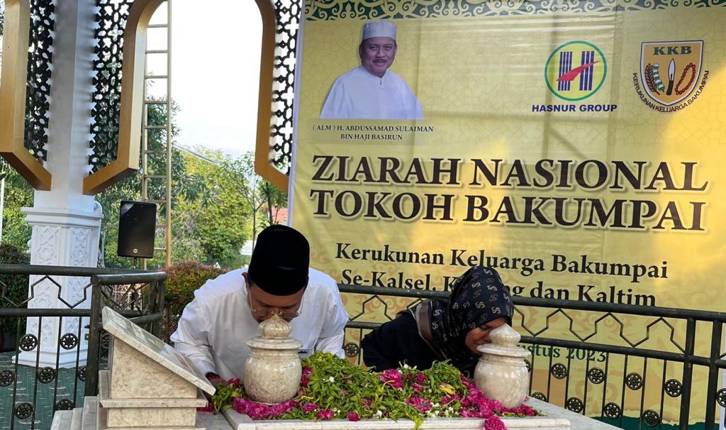 Hadiri Munas KKB, Sekda Kalteng Nuryakin Sempatkan Ziarah ke Makam Tokoh Bakumpai Haji Leman