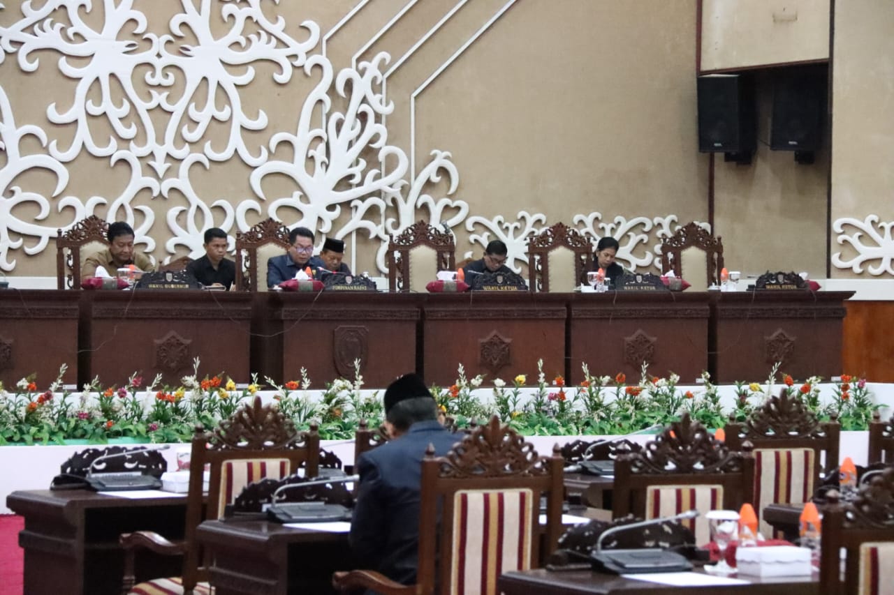 Wagub Edy Pratowo Hadiri Rapur ke-16 Penutupan Masa Persidangan II Sekaligus Rapur ke-I Pembukaan Masa Persidangan III 