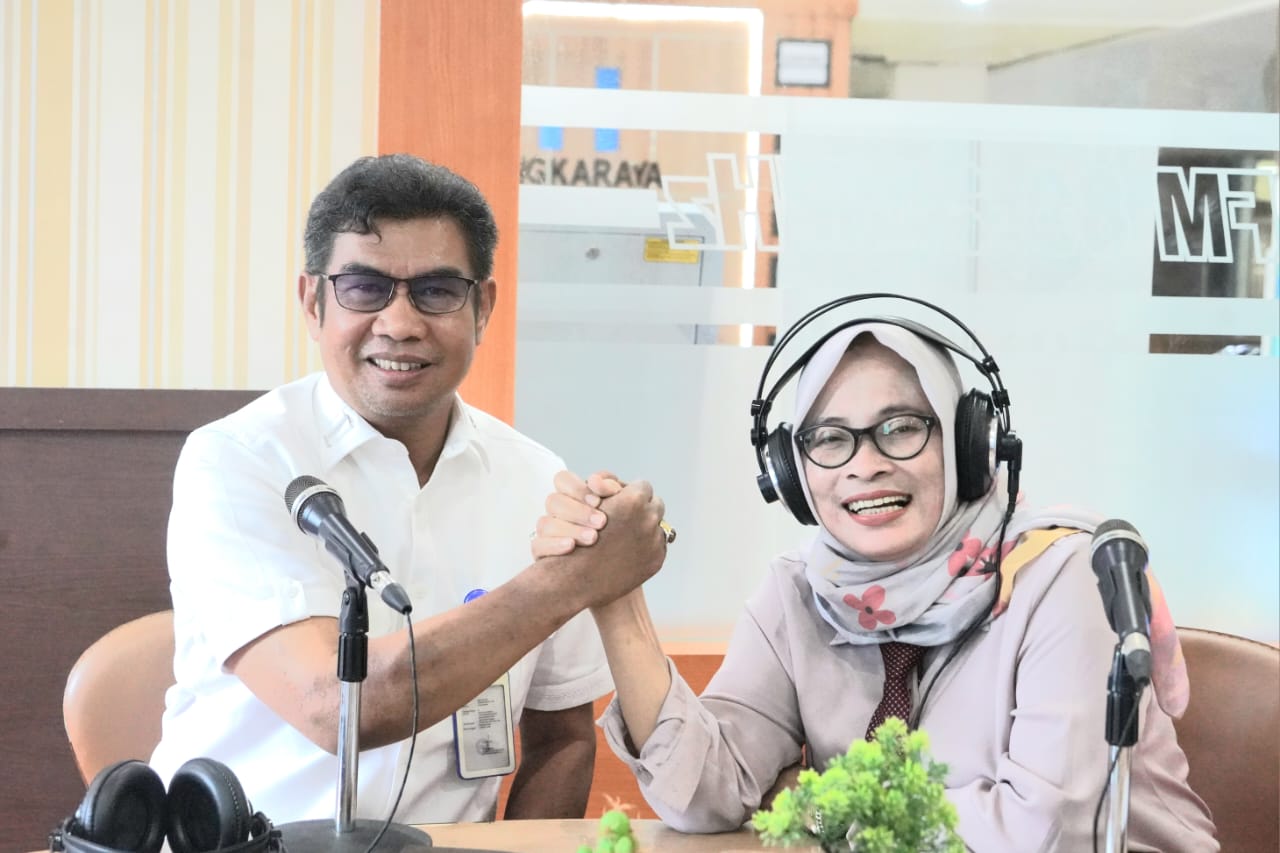 HUT ke-79 RRI, Kadis Kominfosantik Agus Siswadi Bacakan Warta Berita Spesial di RRI Pro 1 Palangka Raya