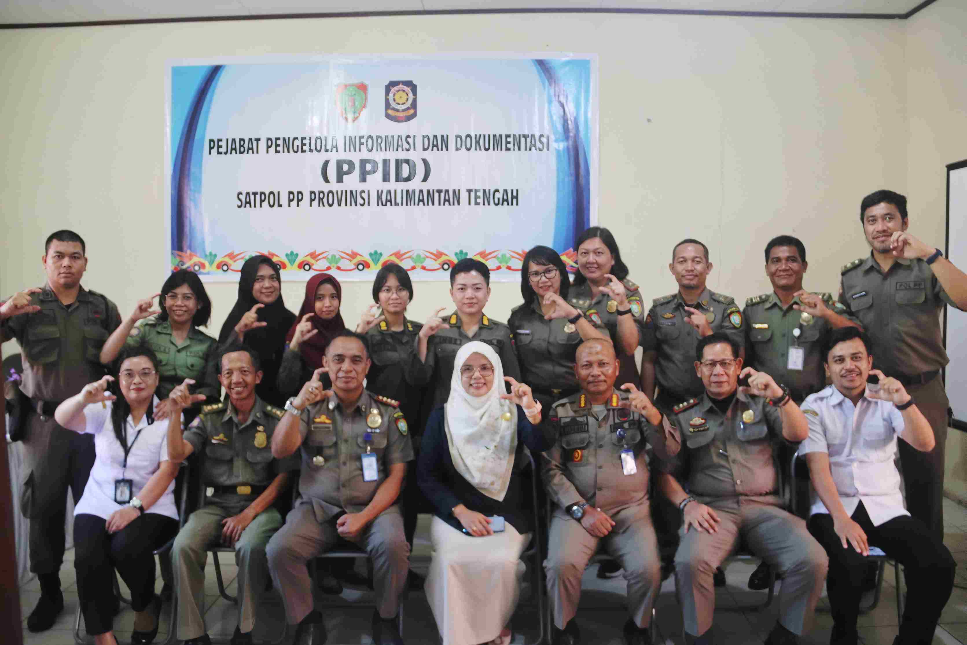 Dukung Keterbukaan Informasi Publik, Satpol PP Provinsi Kalteng Terima Visitasi Komisi Informasi