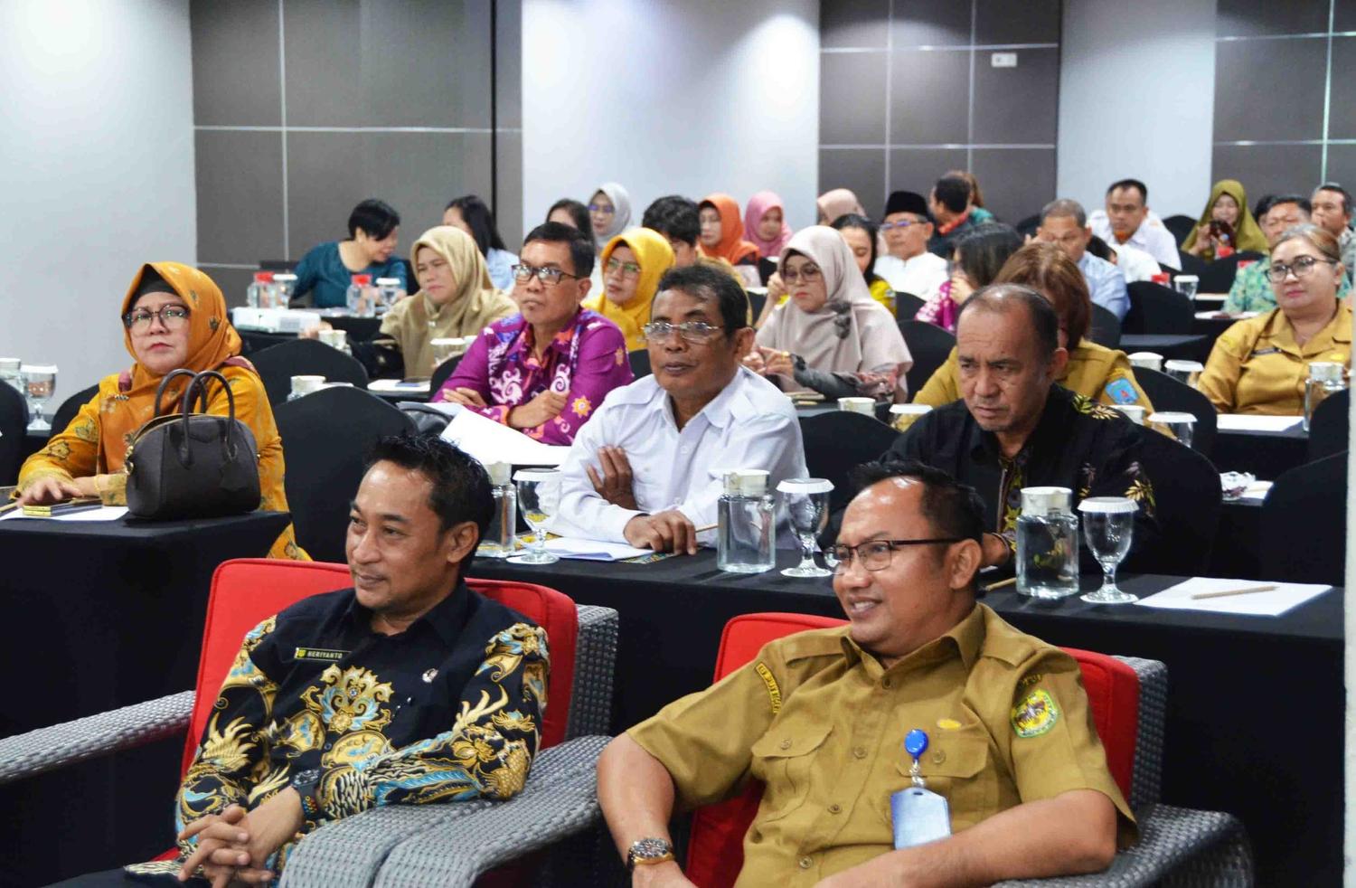 Dinkes Prov. Kalteng Gelar Pertemuan Evaluasi Lintas Sektor Masalah Kesehatan Gizi Ibu dan Anak