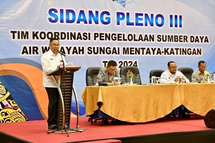 Kepala Bappedalitbang Prov. Kalteng Buka Sidang Pleno III TKPSDA WS Mentaya-Katingan Tahun 2024
