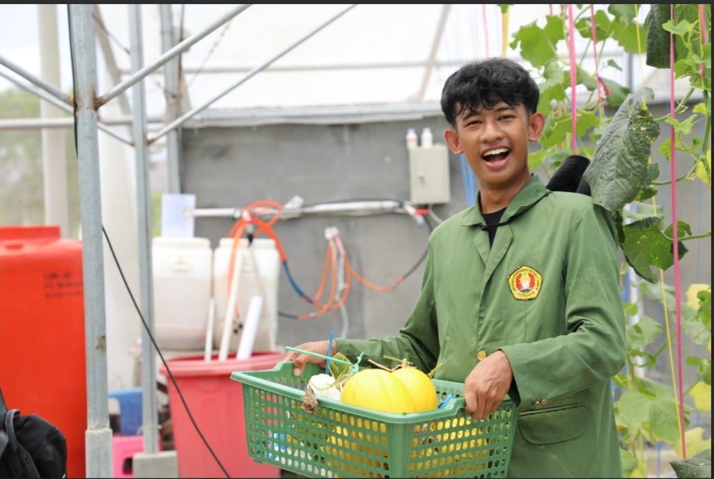 Tingkatkan Produksi Hortikultura, Dinas TPHP Prov Kalteng Jalin Kerjasama Smart Farming dengan UPN Yogyakarta