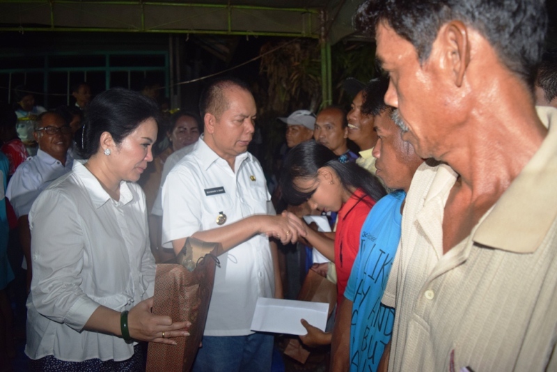 Korban Kebakaran Kembali Terima Bantuan Dari Bupati
