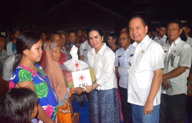 Korban Kebakaran Kembali Terima Bantuan Dari Bupati
