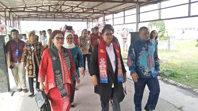 Bersama Wakil Gubernur Kalimantan Tengah Plt. Kakanwil Jemput Menteri Pppa Ri Di Bandara Tjilik Riwut Palangka Raya