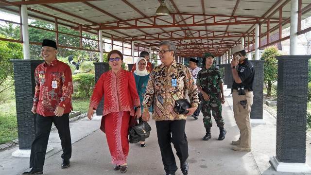 Bersama Wakil Gubernur Kalimantan Tengah Plt. Kakanwil Jemput Menteri Pppa Ri Di Bandara Tjilik Riwut Palangka Raya