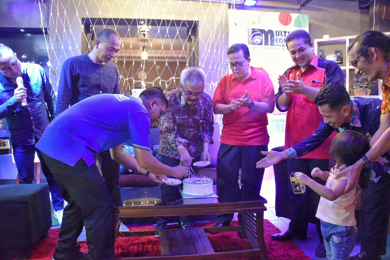 Revolusi Informasi dan Komunikasi Pemprov Kalteng Melalui MultiMedia Center