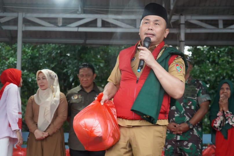 Warga Antusias Kunjungi Pasar Penyeimbang di Kec. Kapuas Timur, Kab. Kapuas. Gubernur Kalteng Harapkan Pembangunan Kab. Kapuas Semakin Maju