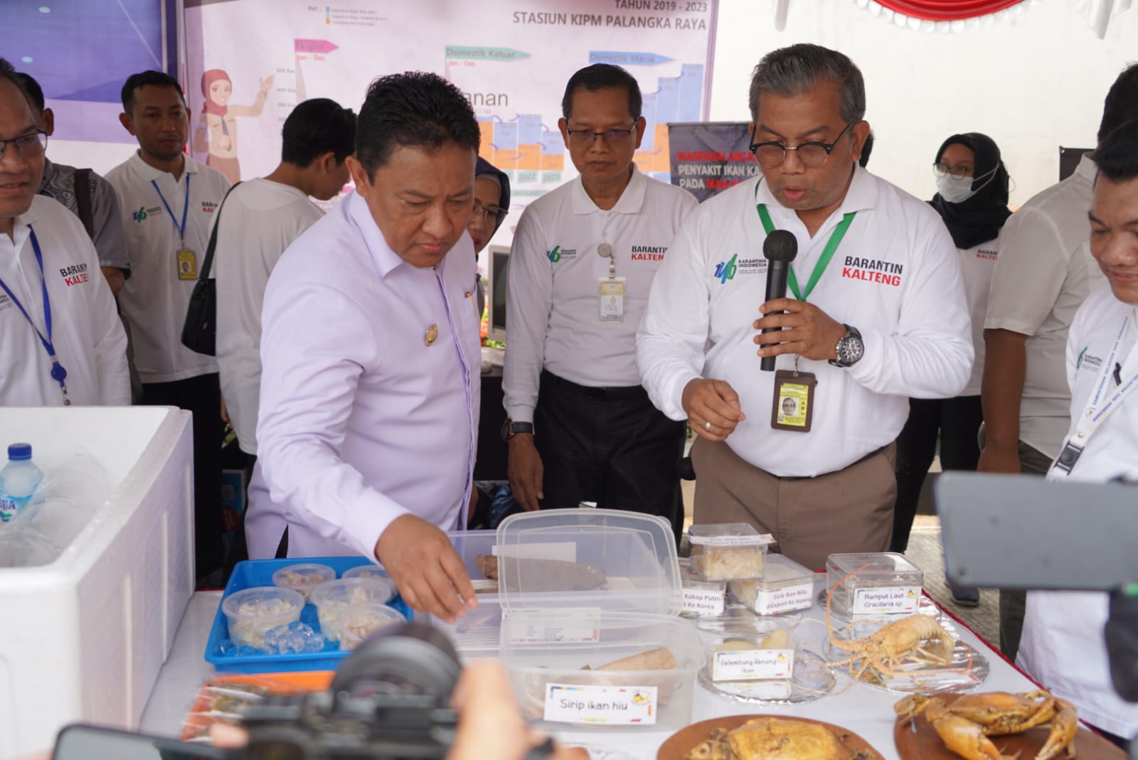Hadiri Peringatan HUT Karantina Indonesia ke-146 Provinsi Kalteng, Wagub Edy Pratowo Buka Pameran dan Bazar Sembako Murah 