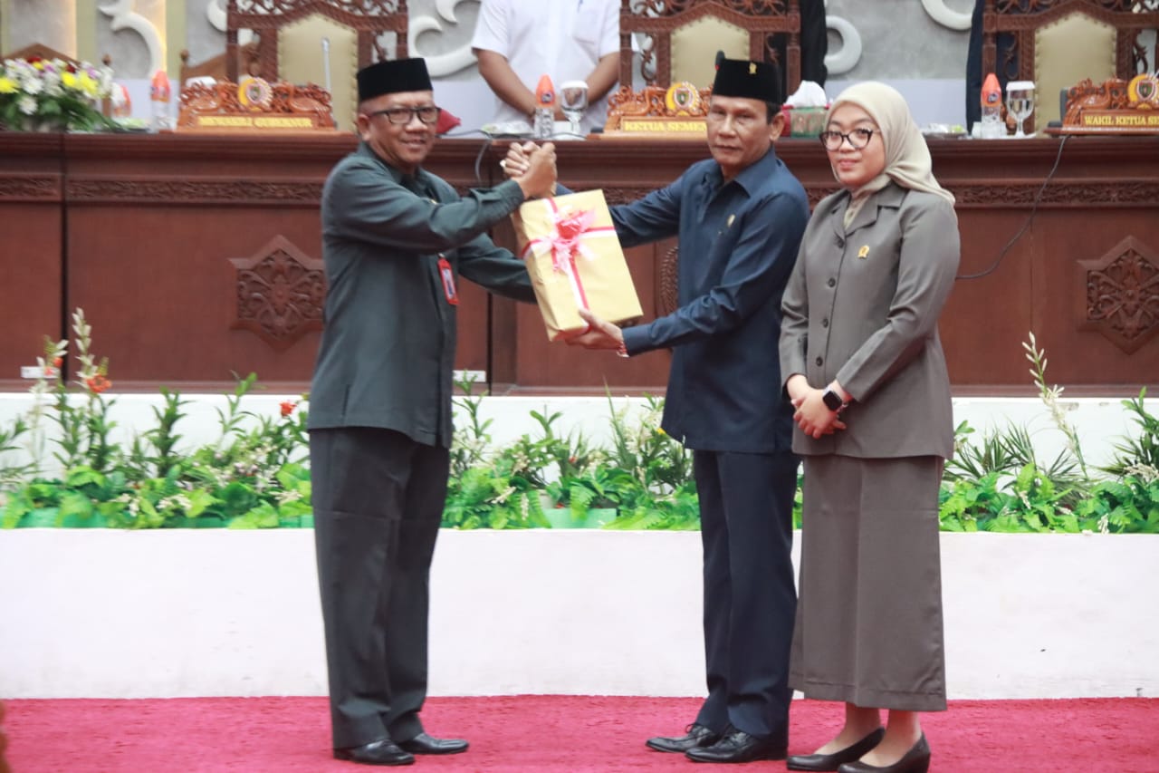 Plt Sekda Kalteng Sampaikan Pidato Gubernur Pada Rapur ke-3 Masa Persidangan I Tahun Sidang 2024-2029