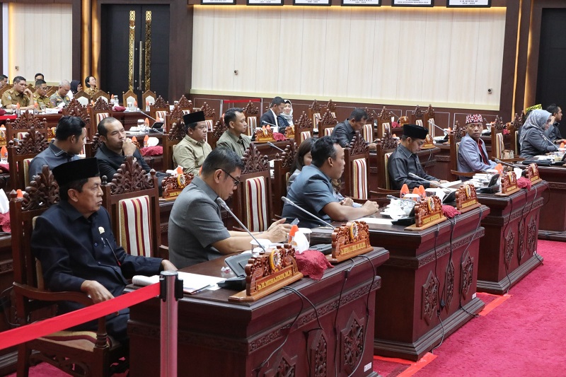 Mewakili Gubernur Kalteng, Plt Sekda M. Katma F. Dirun Hadiri Rapur ke-4 Masa Persidangan Kesatu, Tahun Sidang 2024