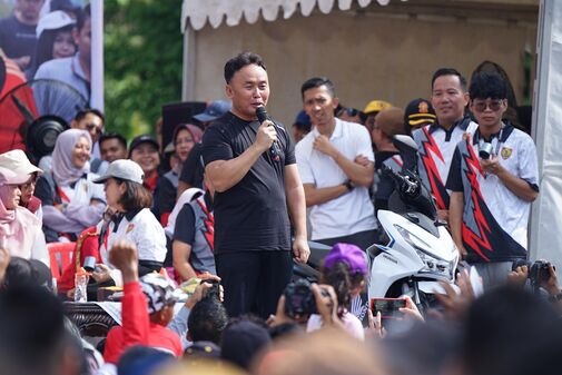 Jalan Sehat Berkah Memperingati Hari Pahlawan Nasional di Sampit, Disbudpar Prov. Kalteng Persembahkan Hiburan