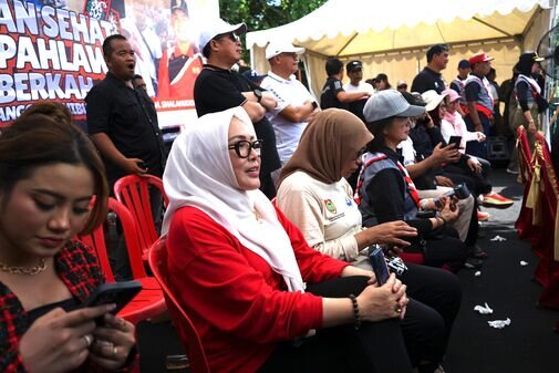Jalan Sehat Berkah Memperingati Hari Pahlawan Nasional di Sampit, Disbudpar Prov. Kalteng Persembahkan Hiburan