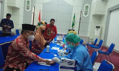 Kakanwil Minta Aparatur Kemenag Jadi Contoh Patuhi Prokes