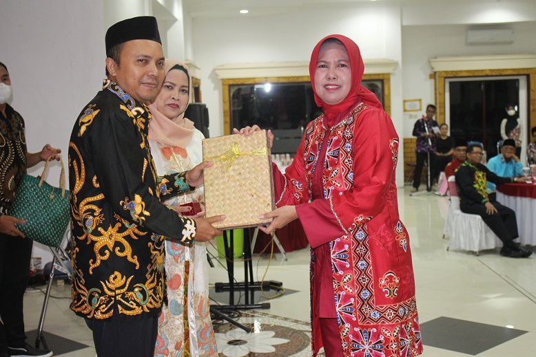 Pj. Bupati Barsel Hadiri Pisah Sambut Ketua PA Buntok