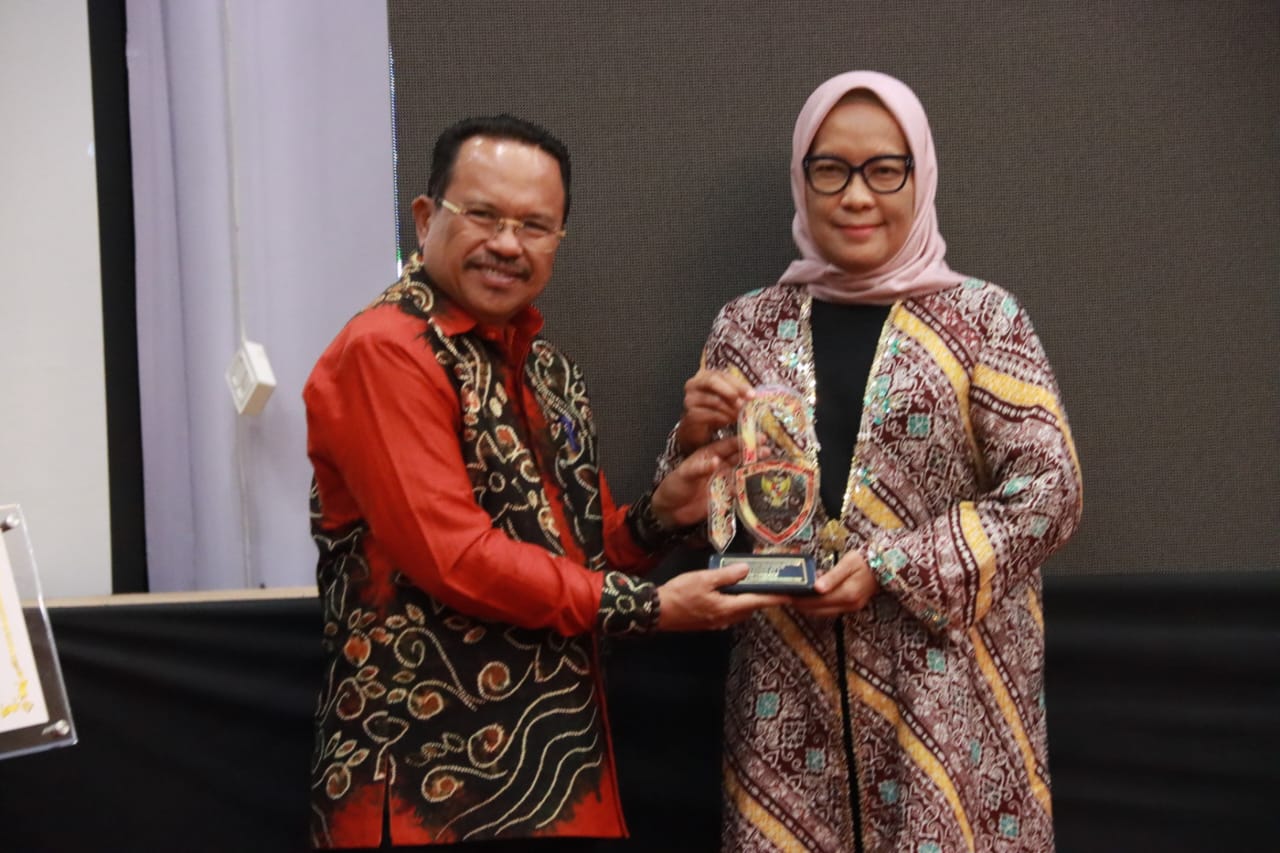 Komisi Informasi Kalteng Gelar Penganugerahan Keterbukaan Informasi Badan Publik 