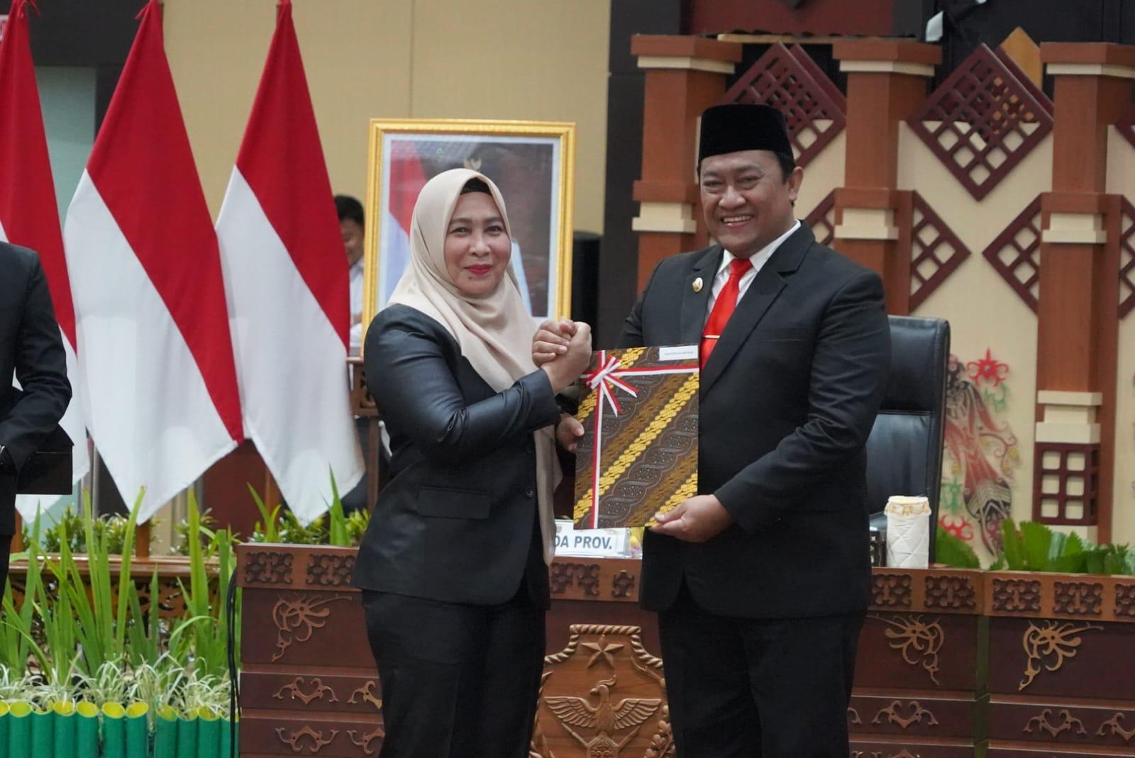 Wagub Edy Pratowo atas nama Presiden RI Lantik Pj. Wali Kota Palangka Raya Sekaligus Lakukan Penyerahan DIPA dan Alokasi TKD TA. 2025 