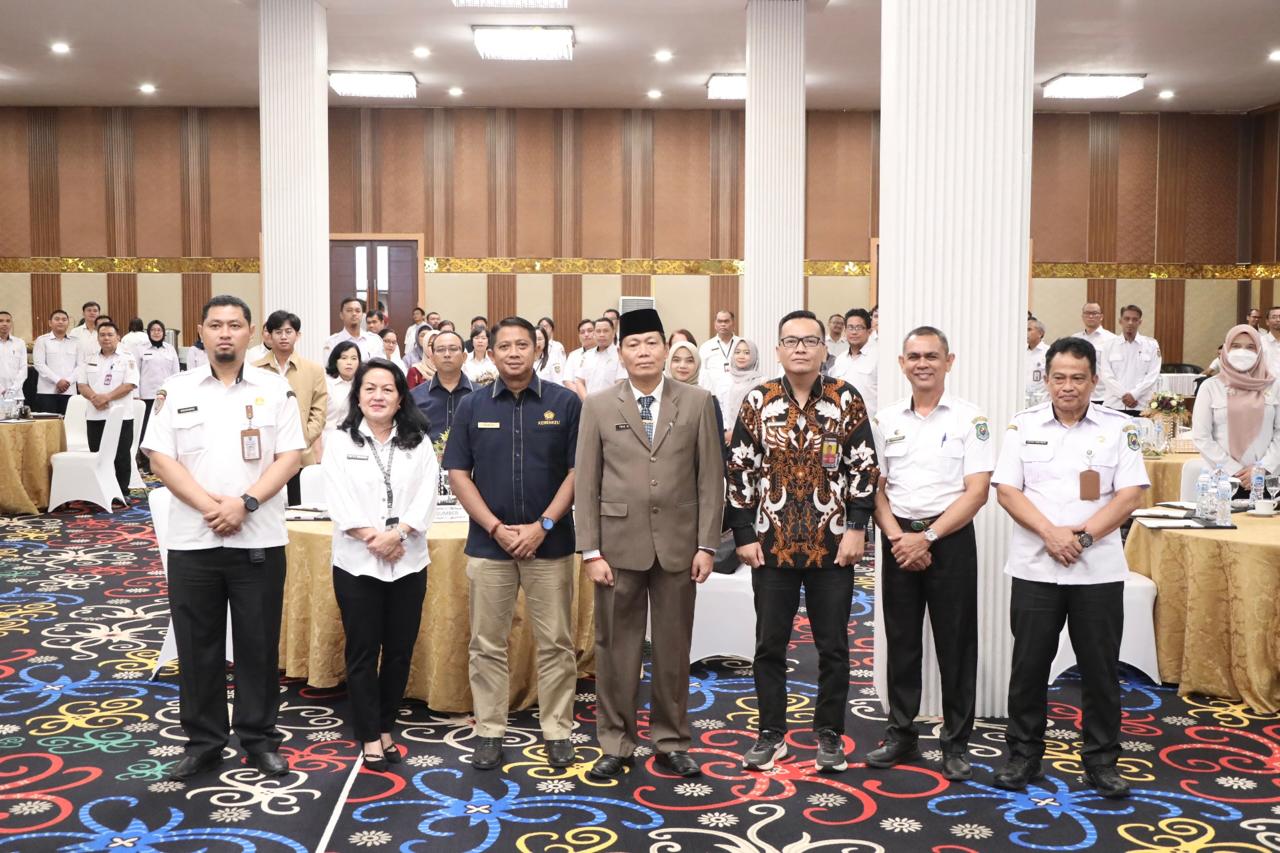 Sahli Gubernur Yuas Elko Buka Rapat Tim Evaluasi dan Pengawasan Realisasi Anggaran (TEPRA)