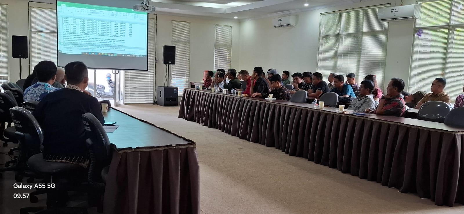 Tetapkan Harga TBS Periode II Bulan November 2024, Disbun Komitmen Perkuat Sektor Perkebunan Sawit Kalteng