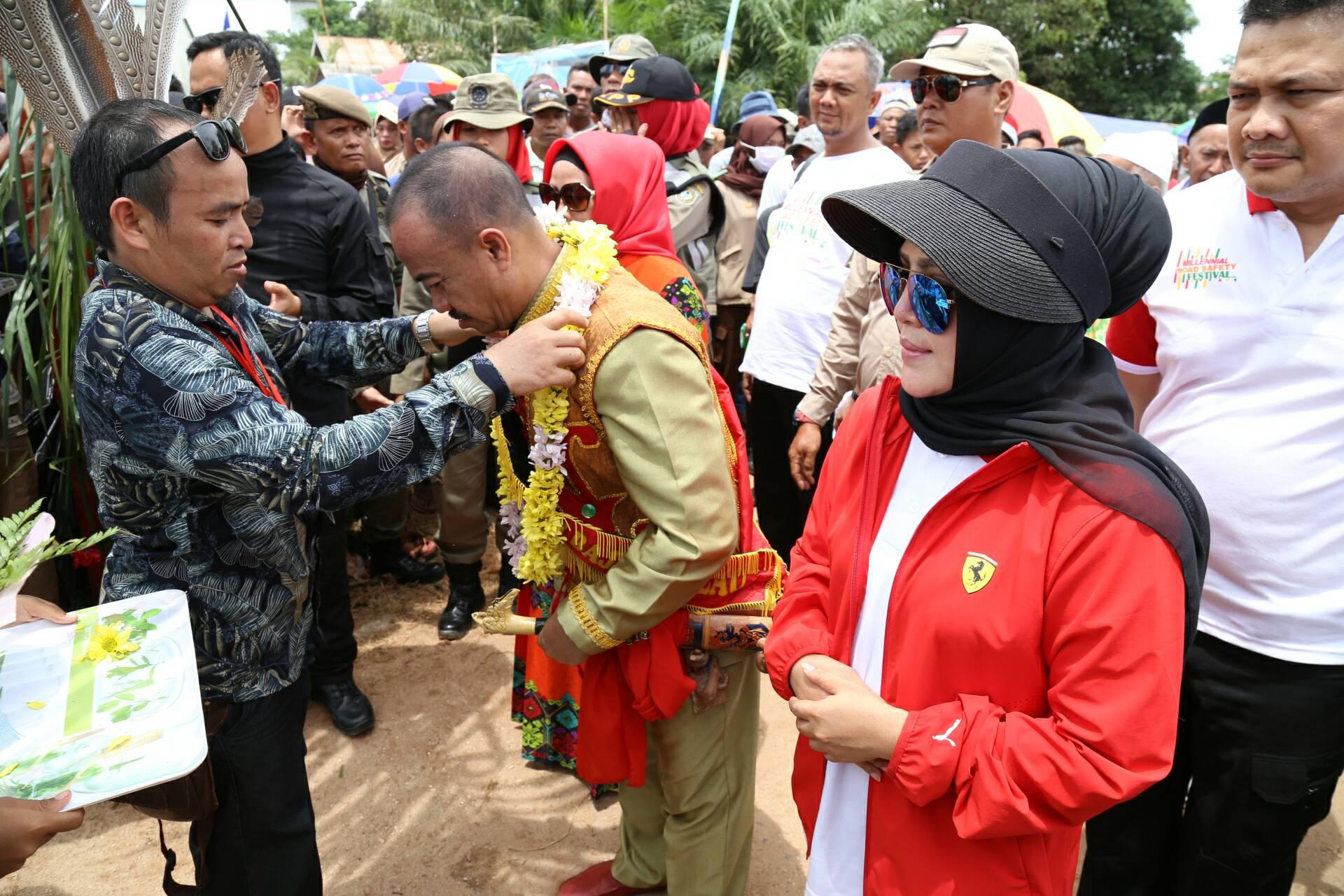 Puncak Festival Budaya Daerah Danau Sembuluh Tahun 2019