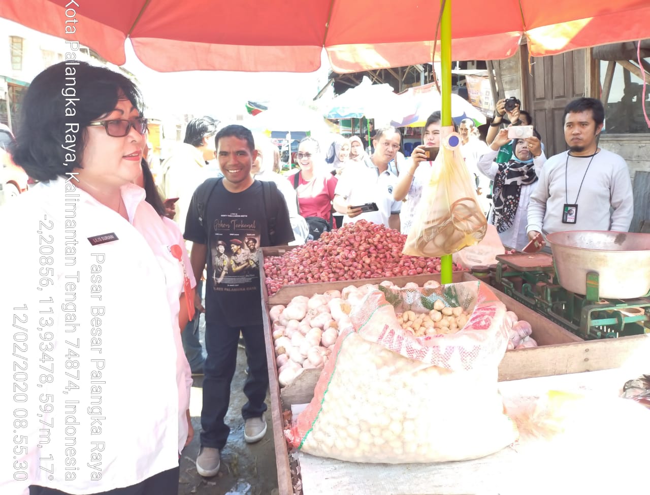 ANTISIPASI GEJOLAK HARGA BAWANG PUTIH AKIBAT ISSUE MEREBAKNYA VIRUS CORONA, SATGAS PANGAN DAN TPID PROVINSI KALIMANTAN TENGAH GELAR SIDAK PASAR