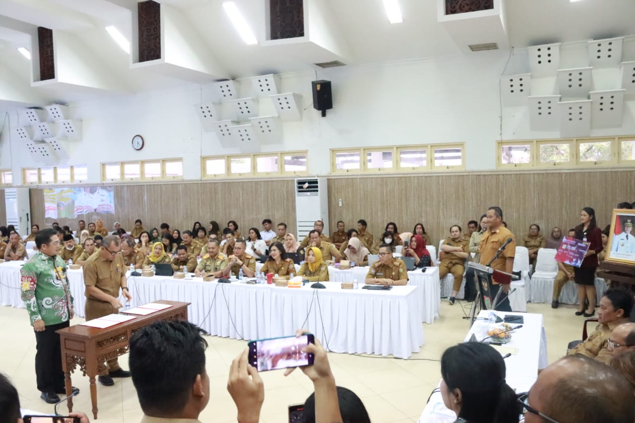 Resmi ! Kartu Kredit Pemerintah Daerah di Launching Wagub Kalteng Edy Pratowo