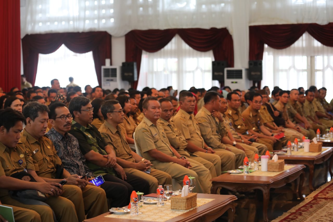 Gubernur Kalteng Beri Pembekalan Kepada Kepala SMA/SMK/SLB Dalam Pelaksanaan UNBK dan USBNBK