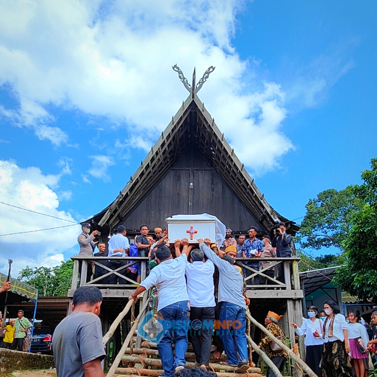 Demang Kecamatan Delang Tutup Usia