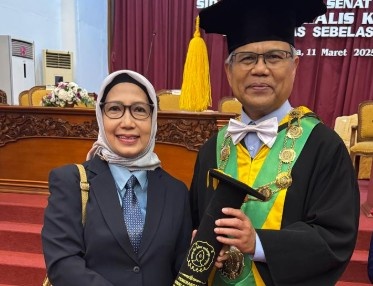 Kadis TPHP Prov. Kalteng Terima Penghargaan UNS Award Atas Kontribusi dalam Pengembangan Sektor Pertanian di Kalimantan Tengah