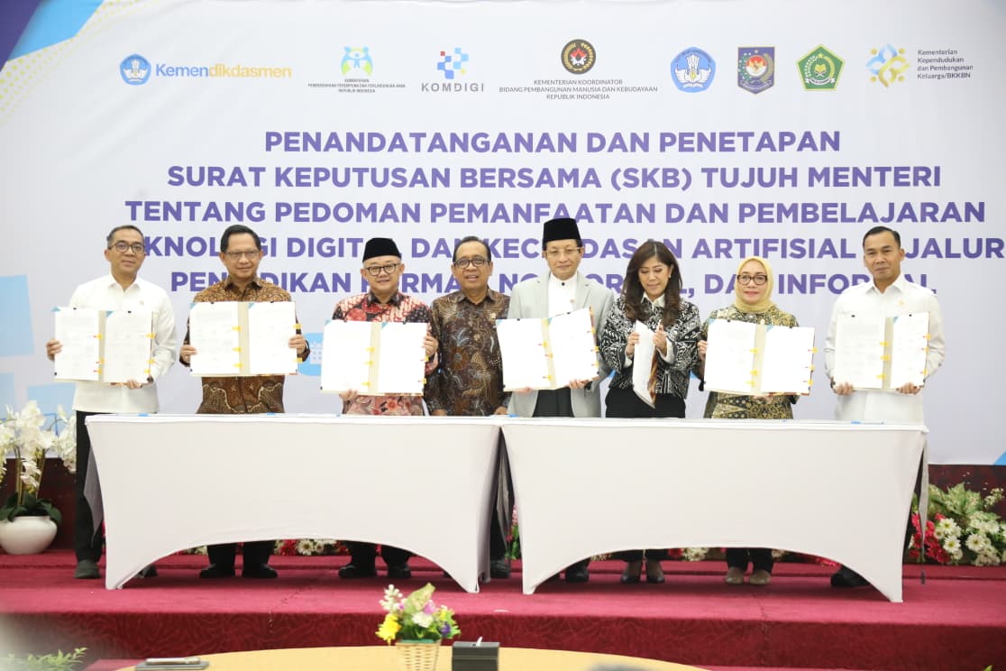 Mendagri Tandatangani SKB 7 Menteri tentang Pedoman Pemanfaatan Teknologi Digital dan Kecerdasan Artifisial