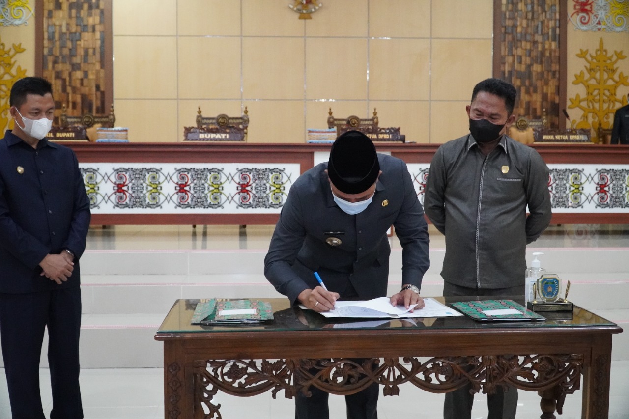 Bupati Lamandau Hadiri Rapat Paripurna 4 Masa Sidang  II Tahun 2021/2022