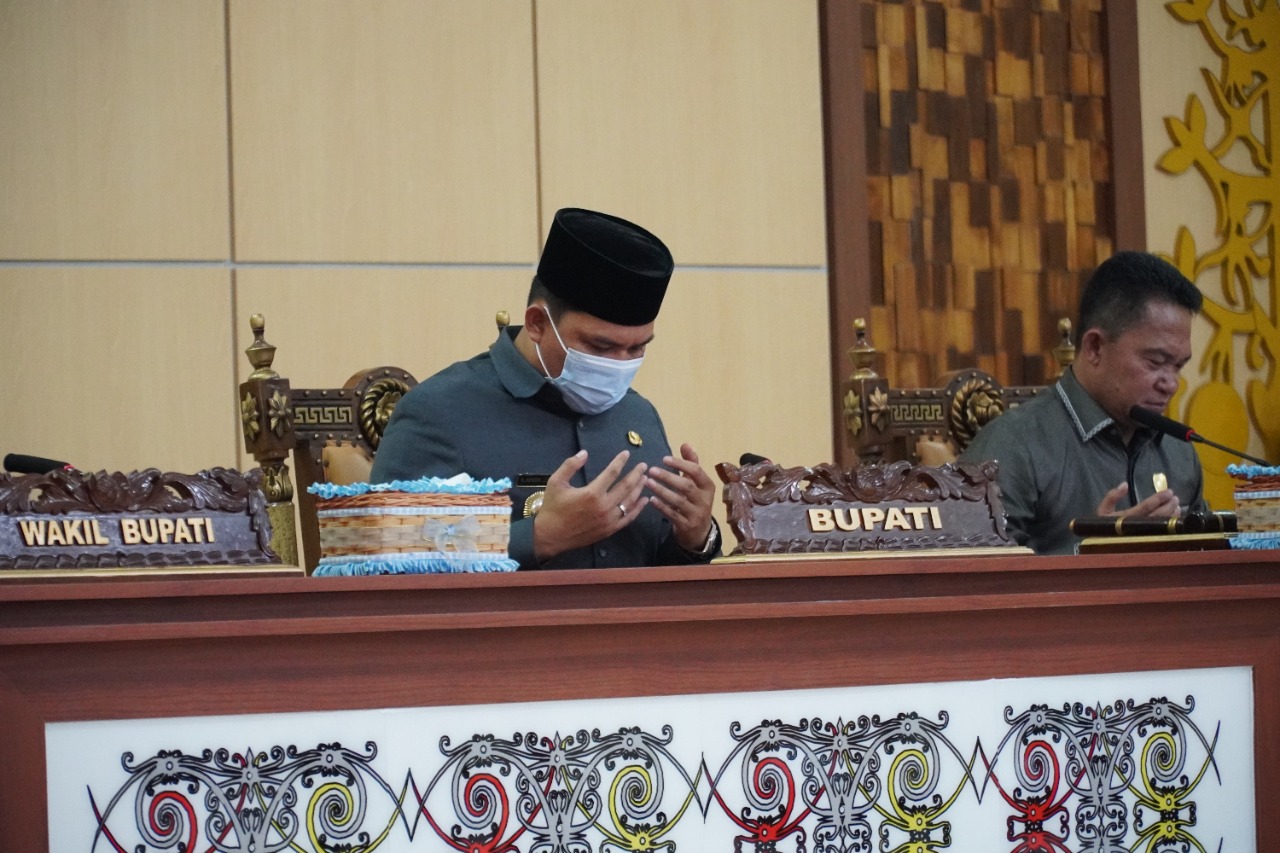 Bupati Lamandau Hadiri Rapat Paripurna 4 Masa Sidang  II Tahun 2021/2022
