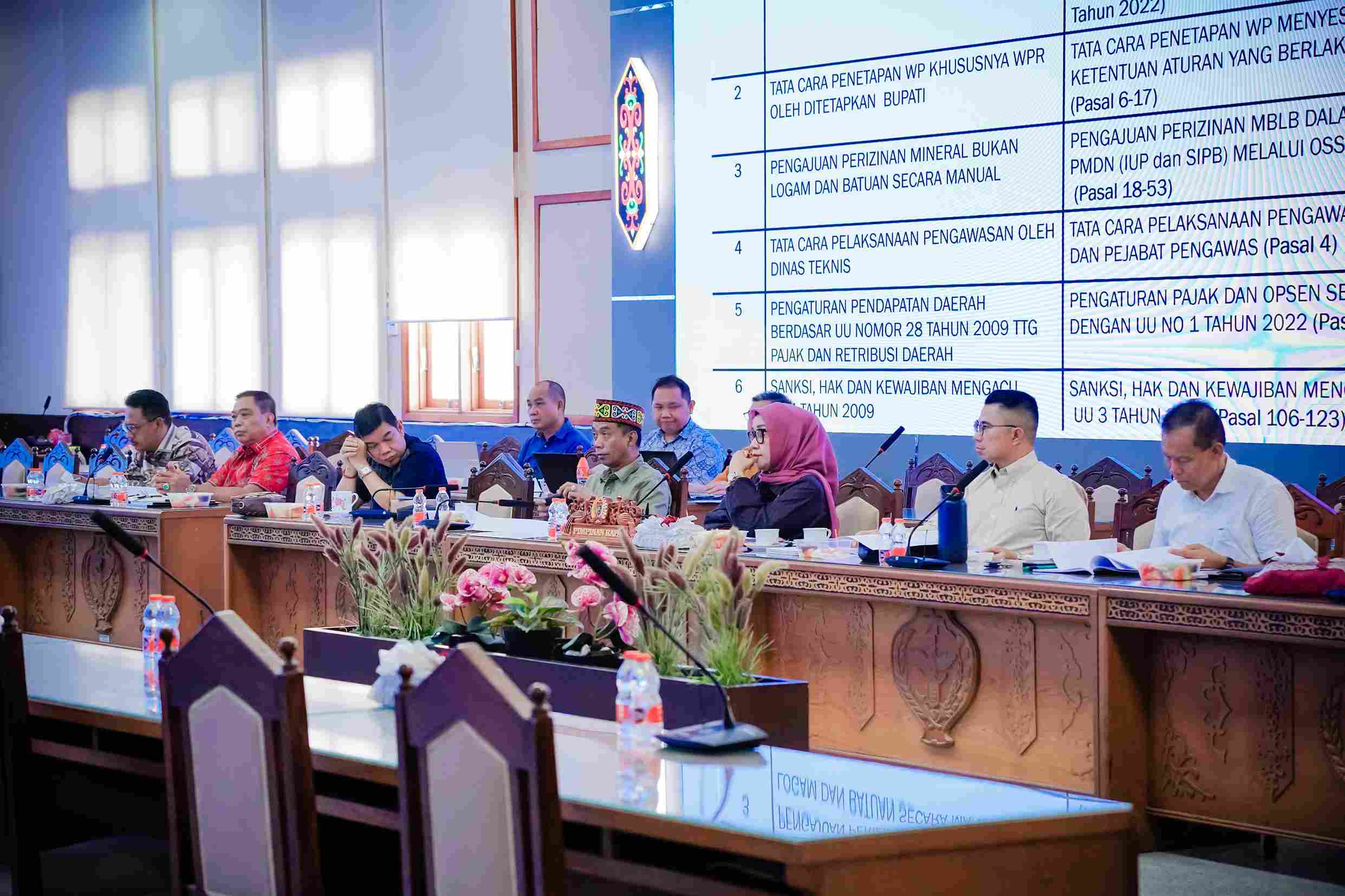 Rapat Raperda Pengelolaan Pertambangan DPRD Kalteng Arahkan Eksekutif Bentuk Tim Kecil