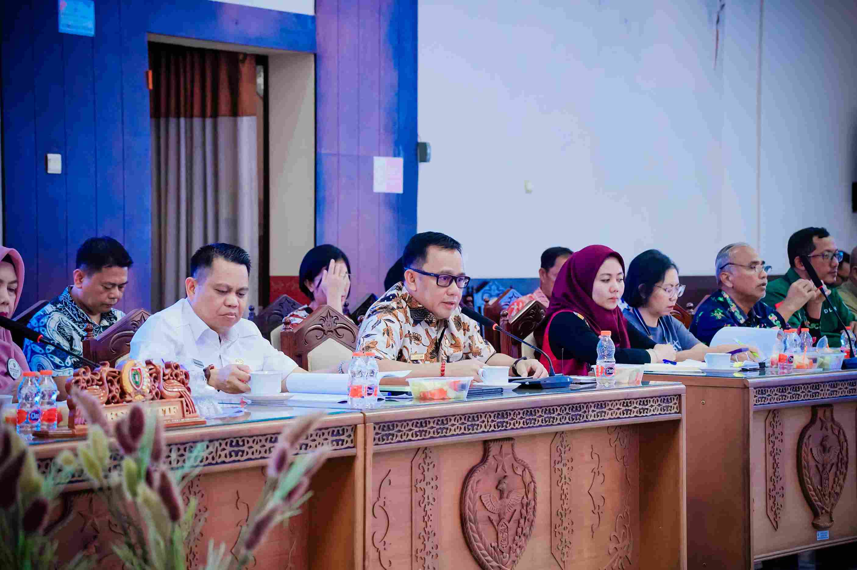 Rapat Raperda Pengelolaan Pertambangan DPRD Kalteng Arahkan Eksekutif Bentuk Tim Kecil