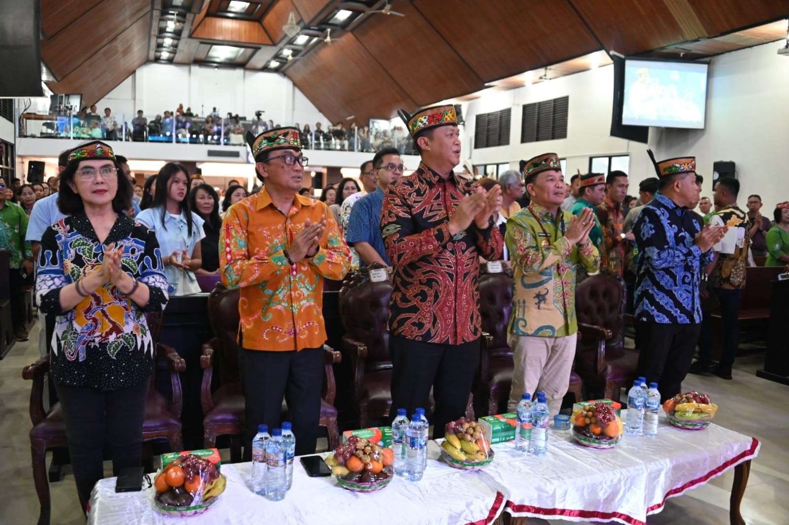Gubernur Hadiri Konser Akbar Pesparawi Kalteng, Tegaskan Penguatan SDM Spiritual dan Kebersamaan