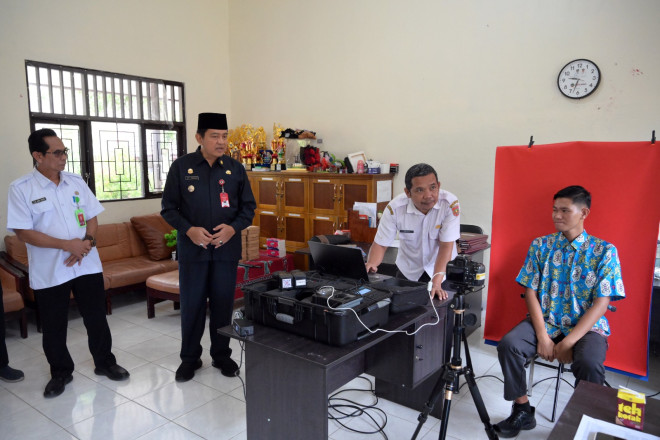 Pj. Bupati Budi Santosa Apresiasi Prestasi Siswa-siswi SLB 1 Pangkalan Bun