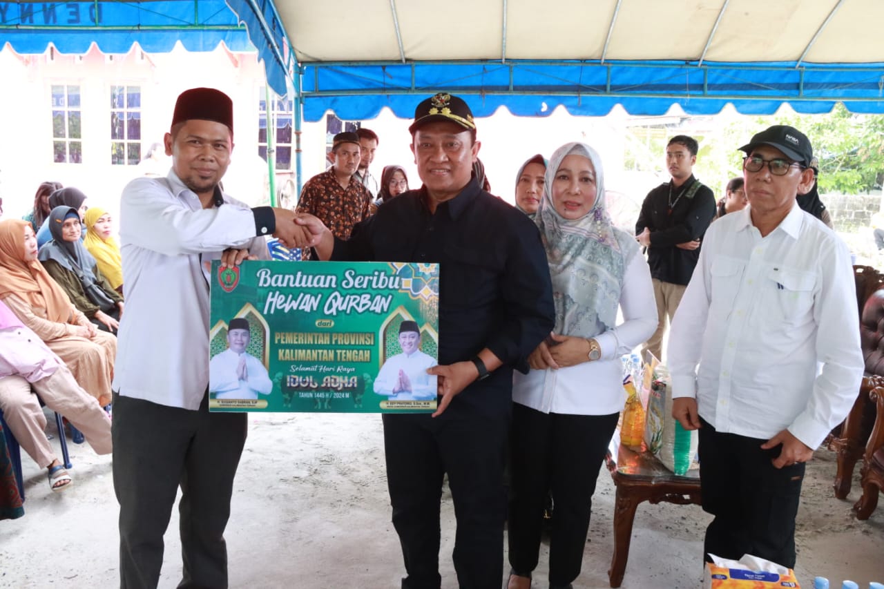 Kembali Salurkan Bantuan 500 Paket Sembako, Wagub Kalteng H. Edy Pratowo Buka Pasar Murah di Desa Goha Kabupaten Pulang Pisau