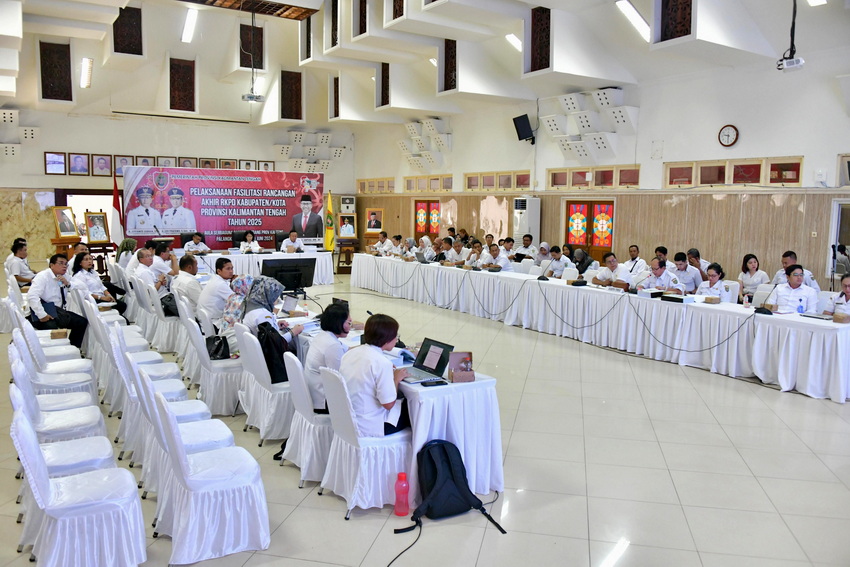 Bappedalitbang Prov. Kalteng Fasilitasi Rancangan Akhir RKPD Kab/Kota Tahun 2025