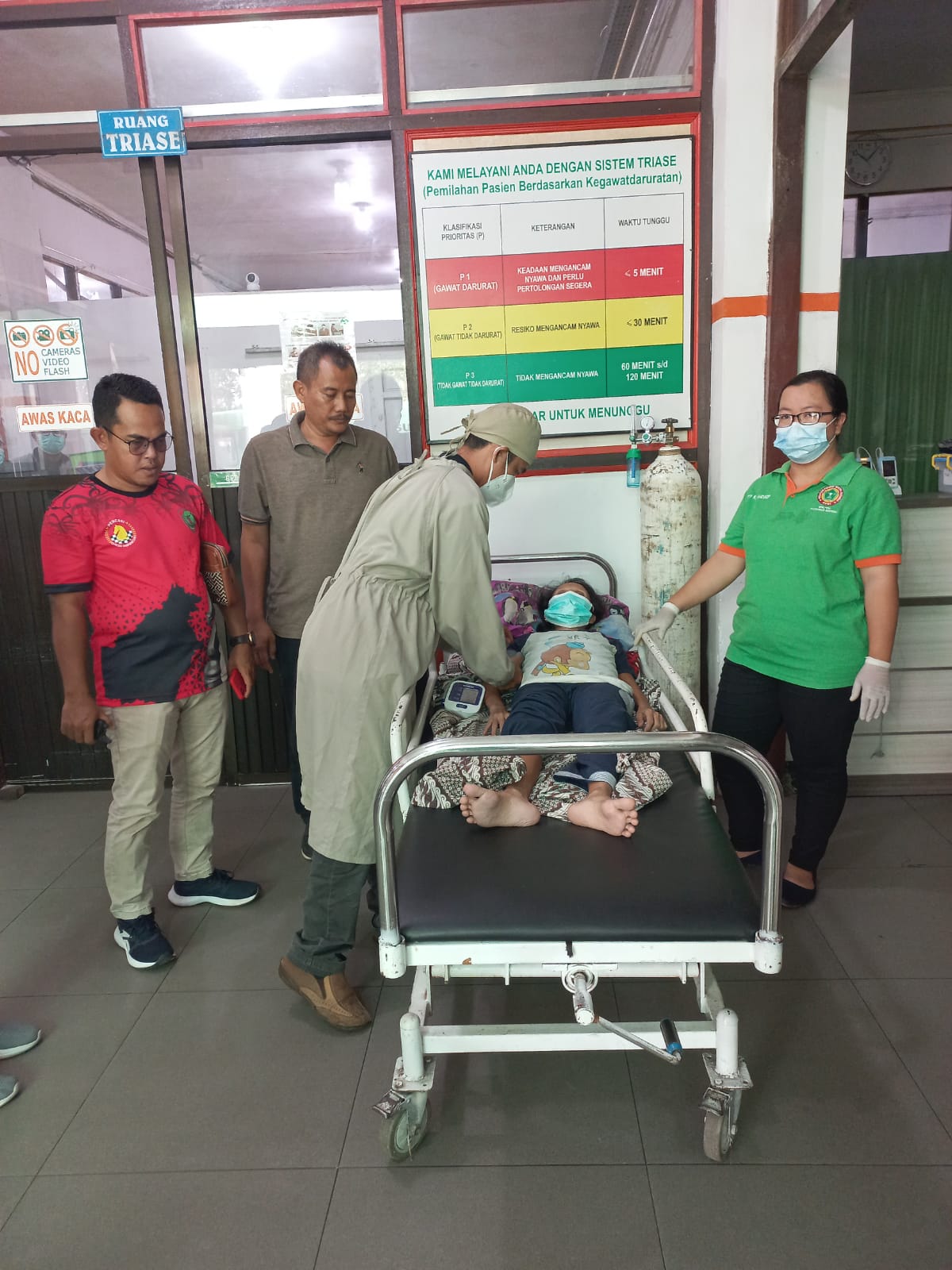 Gubernur Kalteng H Sugianto Sabran Beri Tali Asih kepada Penderita Kanker Tulang