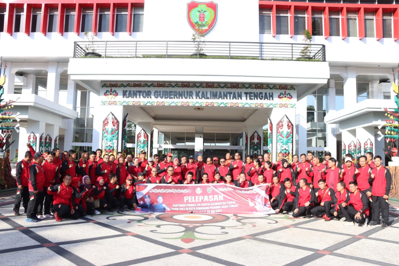 Sekda Nuryakin Secara Simbolis Lepas Keberangkatan PORNAS KORPRI Kalteng ke Kota Semarang 