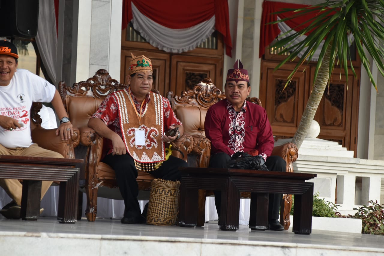 Masyarakat Antusias Saksikan Karnaval Budaya FPBB2